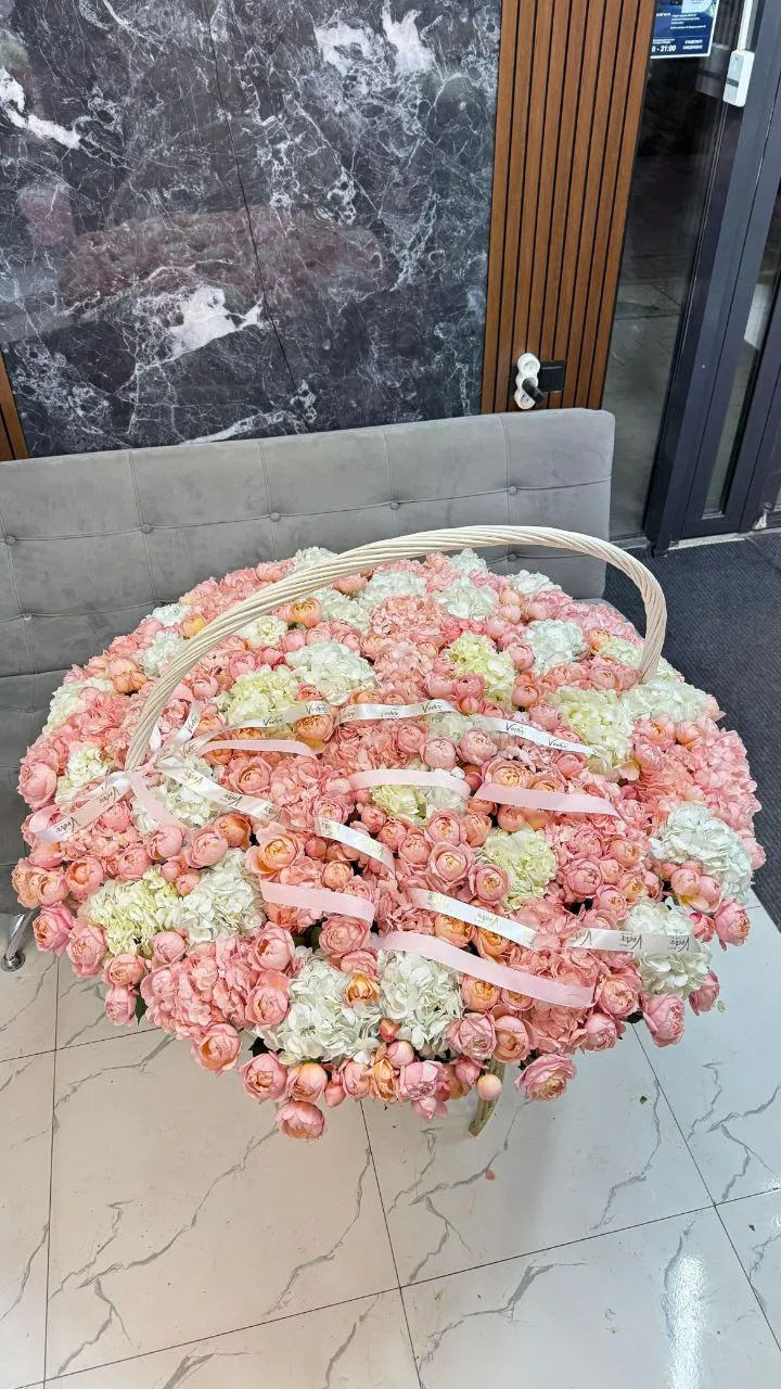 Букеты Vverx Flowers