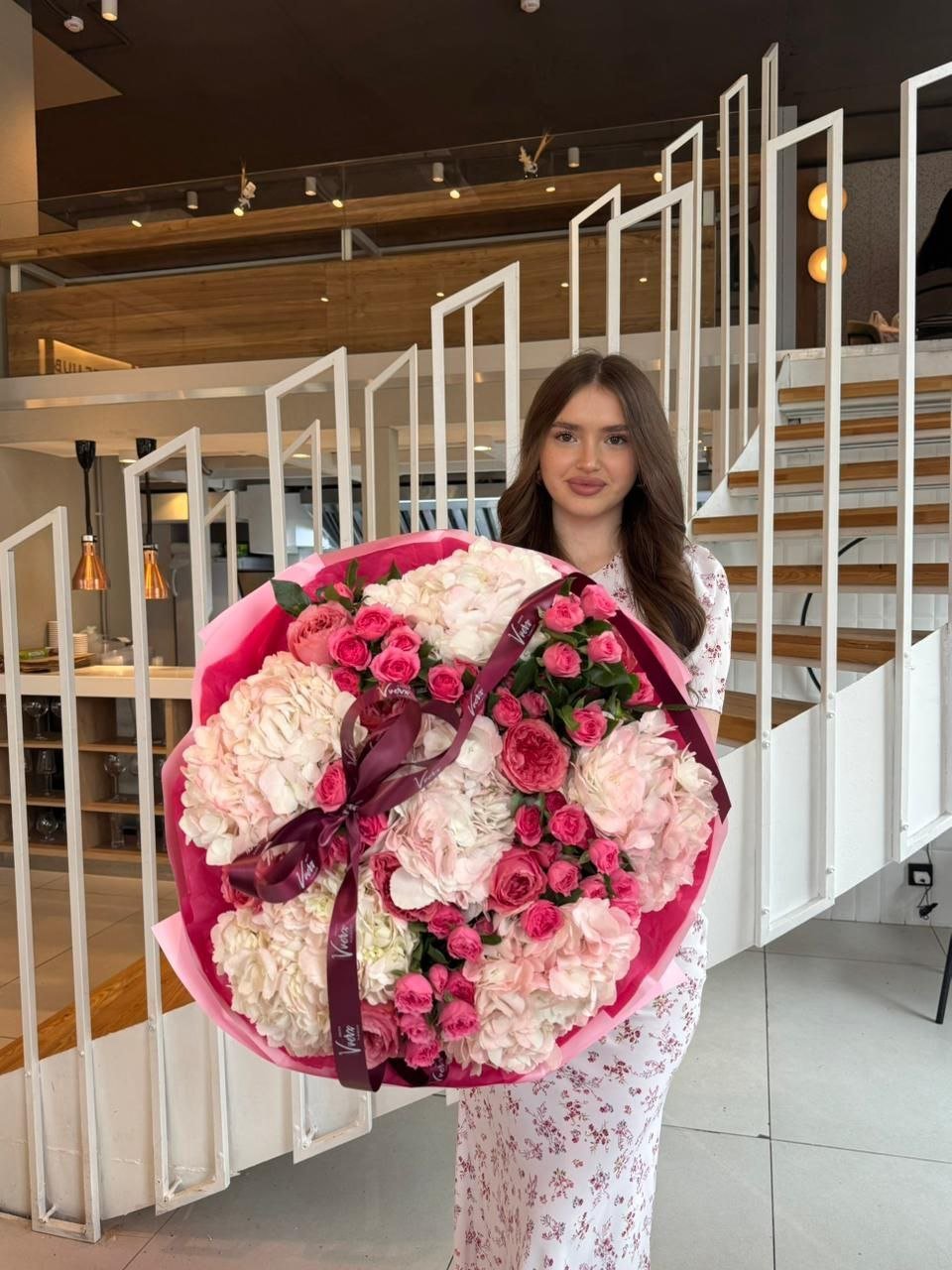 Букет Vverx Flowers 38